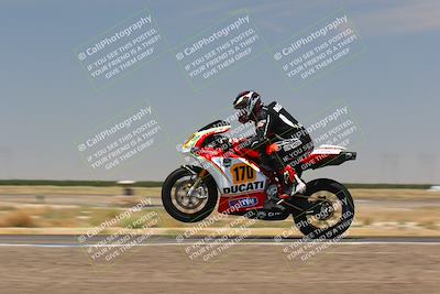 media/Jul-22-2022-TrackDaz (Fri) [[ca4971259a]]/Group B/130pm (Wheelie Bump)/